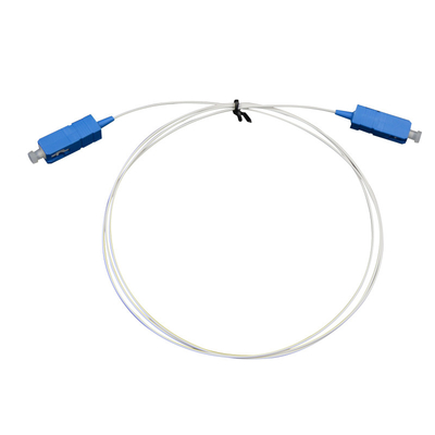 Cable de fibra óptica personalizado de chaqueta de PVC blanco conector azul / acuático para conexión estable a la red