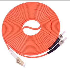 SM/OM1-OM5 Tipo de fibra LC-ST UPC/ APC Cordón de parche de fibra óptica simple/duplex para redes ≤0.3dB Pérdida de inserción