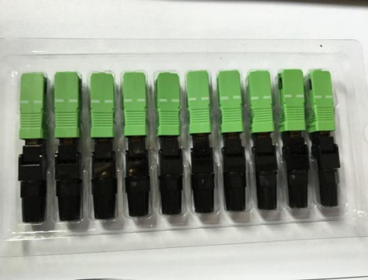 Conectores de fibra de conexión rápida para cable de caída / cable interior con bloqueo mantiene la fiabilidad de la fibra