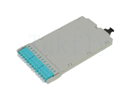 1U / 2U / 4U Panel de parche de cassette MPO de alta densidad Modulos MPO a cassette LC de montaje en bastidor, fácil de enchufar, adaptadores LC precargados para aplicaciones de centro de datos y SAN / LAN