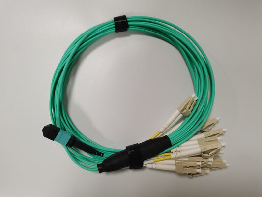 MPO MTP Cordón de parche de fibra múltiple de alta densidad 8/12/24 núcleos, baja pérdida, 500 ciclos de apareamiento, conforme con IEC y TIA