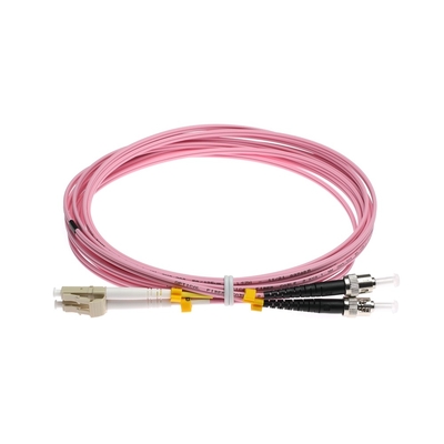 Color rosado con varios modos de funcionamiento del cordón de remiendo del duplex de la fibra óptica de LC-ST OM3