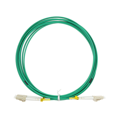 La fibra a dos caras del cordón de remiendo del LC UPC OM3 LSZH telegrafía color verde con varios modos de funcionamiento