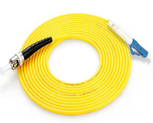 SM/OM1-OM5 Tipo de fibra LC-ST UPC/ APC Cordón de parche de fibra óptica simple/duplex para redes ≤0.3dB Pérdida de inserción