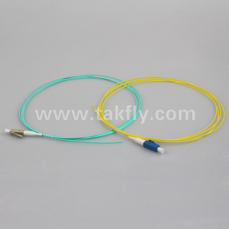 LC UPC 0.9mm OM3 Pigtail de fibra óptica 1.5M para la transmisión de datos sin problemas en las redes