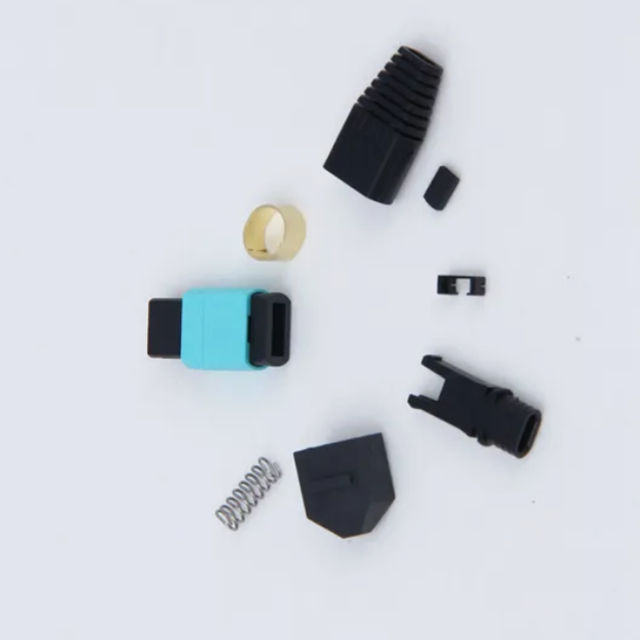 Los conectores MPO (Multi-fiber Push On) son conectores ópticos de alta densidad y múltiples fibras diseñados para conexiones de fibra óptica rápidas, confiables y compactas en centros de datos y redes de alta velocidad.
